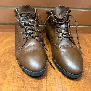 Elegant Brown Chukka Boots for Men
